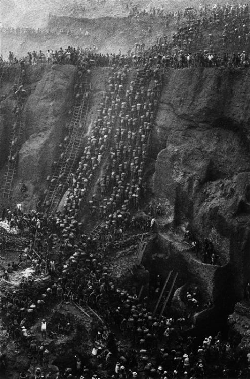 Sebastião Salgado Pictures - Stunning black-and-white pictures captured by Sebastião Salgado.